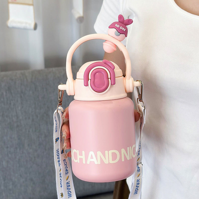 Werknemer geschenk draagbare roestvrijstalen beker met schattig pop cartoon ontwerp en materiaal