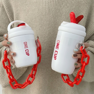 Custom Logo Straw Cup Geïsoleerde Esthetische Hand-Held Chain Waterbeker voor medewerkers cadeautjes