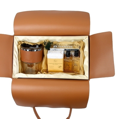Leer hand draagbare zakelijke cadeau set tandpasta douche gel shampoo zeep beker mouw