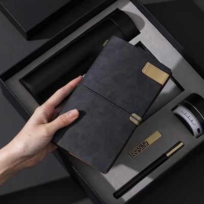 Hotel en resort benodigdheden Temperatuur display Thermos mok Notepad Bluetooth luidspreker Houten pen