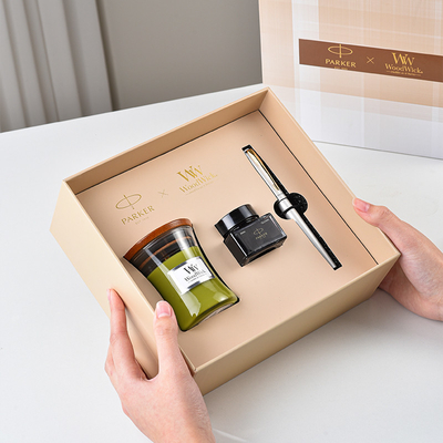 Exclusief cadeau voor Vadersdag Wycombe Abbey XL Witte Gouden Pen WoodWick Aromatherapie Set