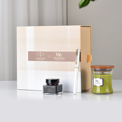 Exclusief cadeau voor Vadersdag Wycombe Abbey XL Witte Gouden Pen WoodWick Aromatherapie Set