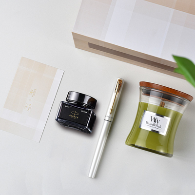 Exclusief cadeau voor Vadersdag Wycombe Abbey XL Witte Gouden Pen WoodWick Aromatherapie Set