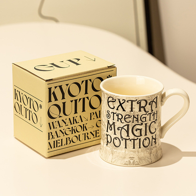 Hotel &amp; Resort Retro Creatief Ontbijtbeker High Beauty Instagram Design voor cadeau