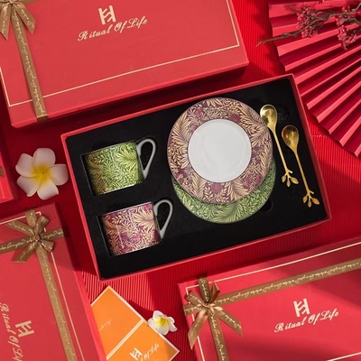 Maak een statement met onze UV-geprinte koffiebekers De perfecte aanvulling op uw trouwgeschenk