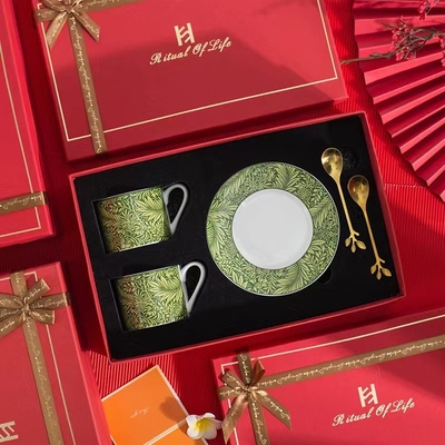 Maak een statement met onze UV-geprinte koffiebekers De perfecte aanvulling op uw trouwgeschenk
