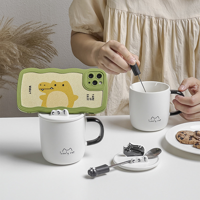 Werknemer geschenk idee Cartoon Cat Water Cup met keramische lepel deksel en telefoonhouder