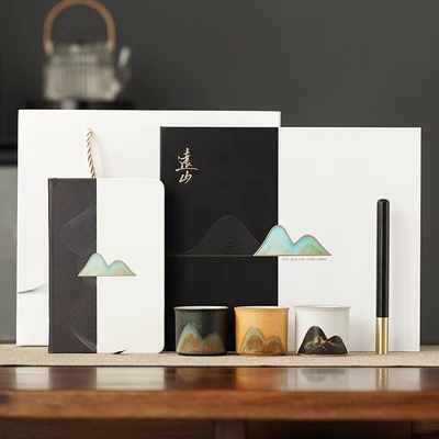 Hotel en resort Verre bergen 1 kleuren kleurenprinten Culturele en creatieve kleine set