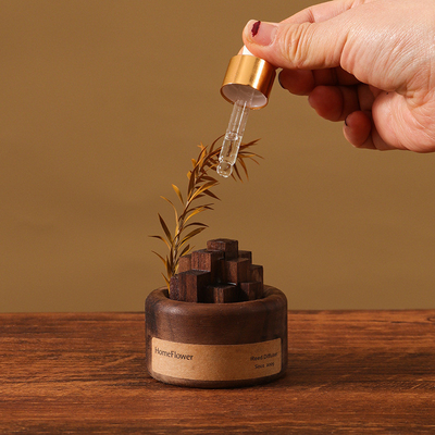 Gepersonaliseerde aromatherapie uitgebreide geur hout essentiële olie met kleurenprinten