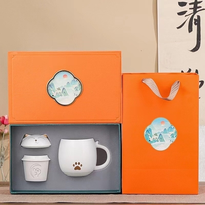 Versterk de teammoraal met onze Paasgeschenk Set Keramische kantoorbeker en sfeervolle souvenir