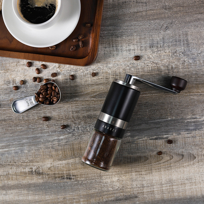 Koffiesoorten Set van vier voor de landbouw met de hand gebrouwen pot grinder trechter delen kop