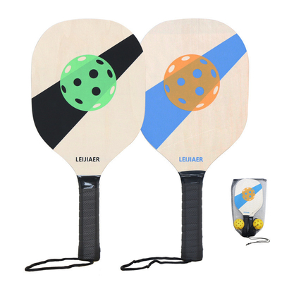 2 houten pikrackets en 2 pikballen essentieel voor het promoten van uw kantoor