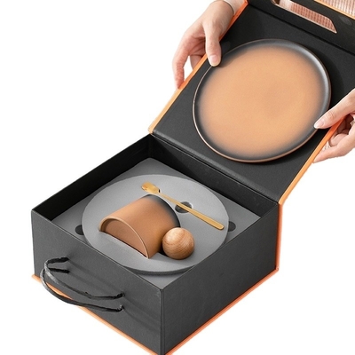 Vergroot je bedrijf met Cup Gift Company's Logo Hand Gift op de verjaardagsviering
