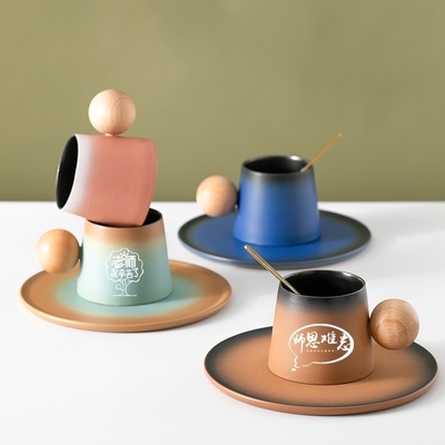 Vergroot je bedrijf met Cup Gift Company's Logo Hand Gift op de verjaardagsviering