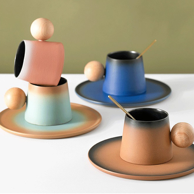 Vergroot je bedrijf met Cup Gift Company's Logo Hand Gift op de verjaardagsviering