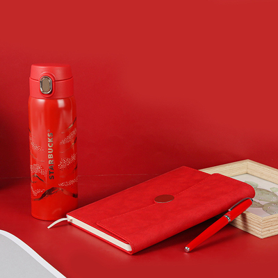 -Chic Suit Geïsoleerde Cup 450ml Notebook Signature Pen Een must-have voor sport en games
