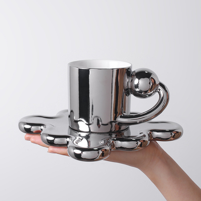 Breng een vleugje creativiteit naar je bekercollectie met deze Planet Cup Set