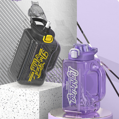 Alumni Relaties en Outdoor Adventures Julong Gepersonaliseerde waterfles heeft het allemaal