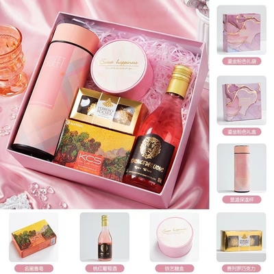 Klantenlogo Gepaardgaande handcadeau voor bruidsmeisjes en bruidegom's laatste cadeaubon