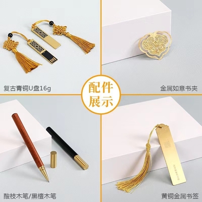 Alumni Relations and Class Reunions Klassieke culturele cadeaubon met houten pen