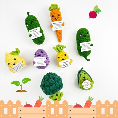 Aardappelpoppen hangers handgemaakte gebreide speelgoed cadeau met positieve energie aangepaste grootte
