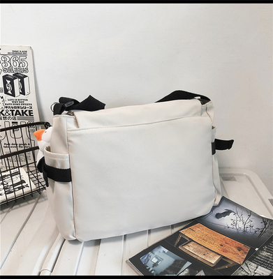 Klantenlogo Forest Style Instagram Smiley Face Bag Een must-have voor casual outings