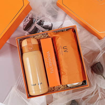 Op maat gemaakt Kleur Oranje Mode Entry Gift met Hand Warm Cup Notebook Good Luck Hanger