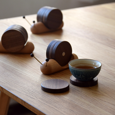 Cartoon Black Walnut Snail Cup Kussen Houten thee kussen voor isolatie en decoratie