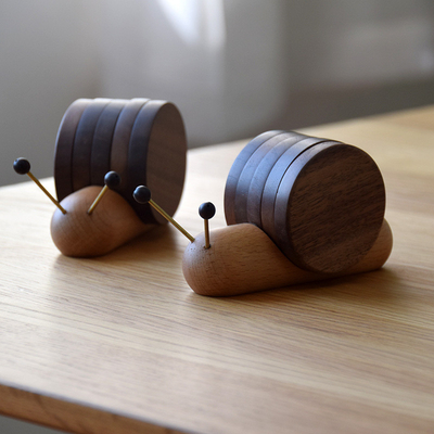 Cartoon Black Walnut Snail Cup Kussen Houten thee kussen voor isolatie en decoratie