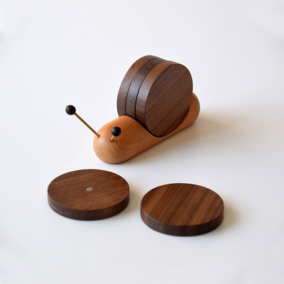 Cartoon Black Walnut Snail Cup Kussen Houten thee kussen voor isolatie en decoratie