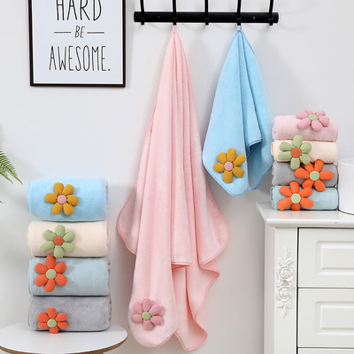 Aanpasbaar logo Kleine verse handdoek cadeau doos Set voor de 8 maart Godin Festival