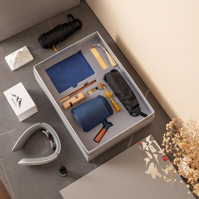 Op maat gemaakte waterbeker zakelijke cadeautje set voor hotel en resort Enterprise Office Gift Box