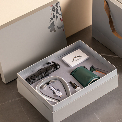 Op maat gemaakte waterbeker zakelijke cadeautje set voor hotel en resort Enterprise Office Gift Box
