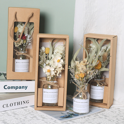 Reisbureau Delight Godin Dag cadeau anjer gedroogde bloemen boeket in glazen fles