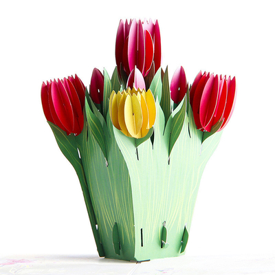 Verras uw leraar met een 3D-tulipgroetekaart