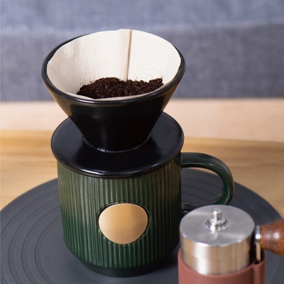 Zakencadeau Handheld Box met Bean Grinder Keramische Filter Cup en Keramische koffiebeker