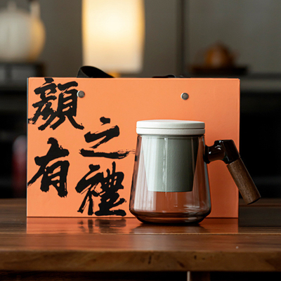 Gepersonaliseerd logo Qingchuan Theeglas Koppel Geschenkdoos Nieuwheid Geschenken voor kantoor thee scheiding