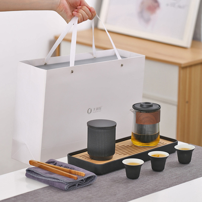 Ervaar de eenvoud van onze Europese minimalistische thee set voor promoties