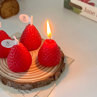 Voeg kleur toe aan je bureau met deze aanpasbare aardbeien aromatherapie kaars