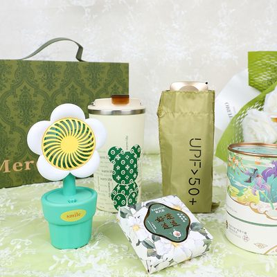 Lichte luxe retro-print souvenir set perfect voor alumni relaties en klas bijeenkomsten