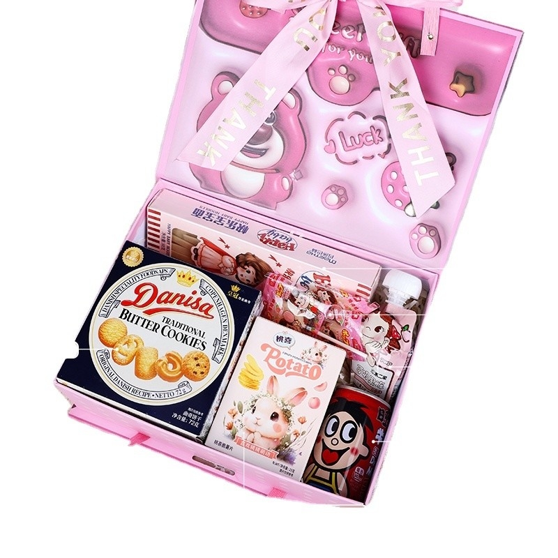 Unieke cartoon aardbeienbeer Gelukkige kinderen Baby hand souvenir Ideaal voor verzamelaars