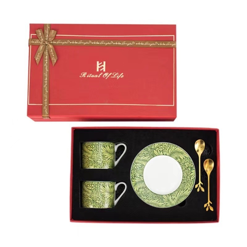 Maak een statement met onze UV-geprinte koffiebekers De perfecte aanvulling op uw trouwgeschenk