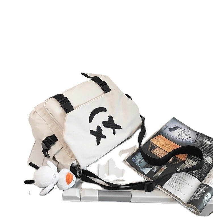 Klantenlogo Forest Style Instagram Smiley Face Bag Een must-have voor casual outings