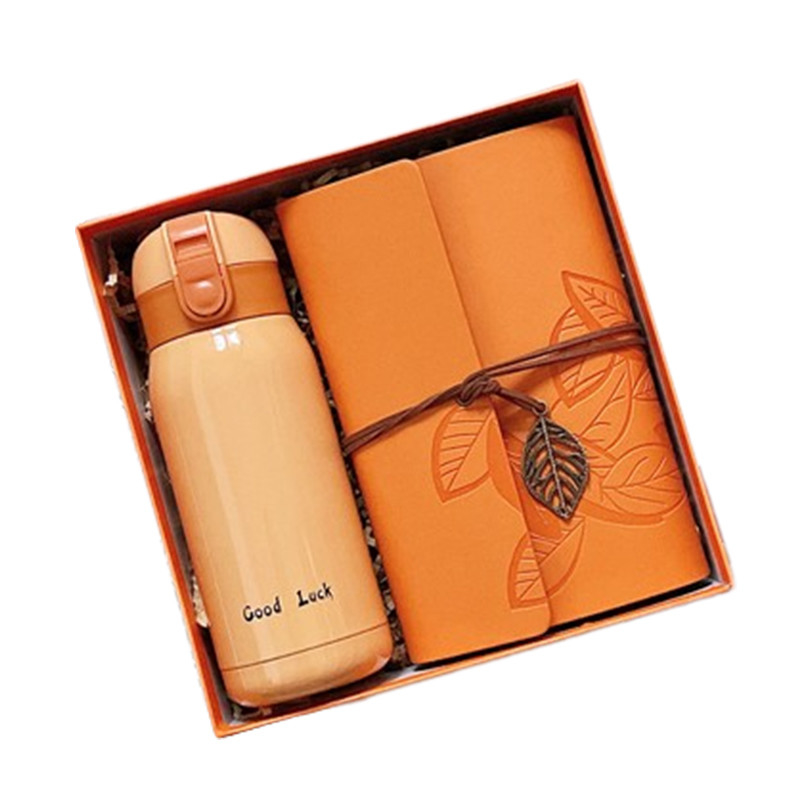 Op maat gemaakt Kleur Oranje Mode Entry Gift met Hand Warm Cup Notebook Good Luck Hanger
