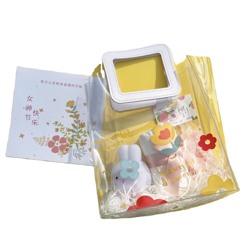 Godin Festival PVC gedrukte handtas Set Rabbit Night Light Bow Tassel Handdoek en Wit Perzik Hard Candy