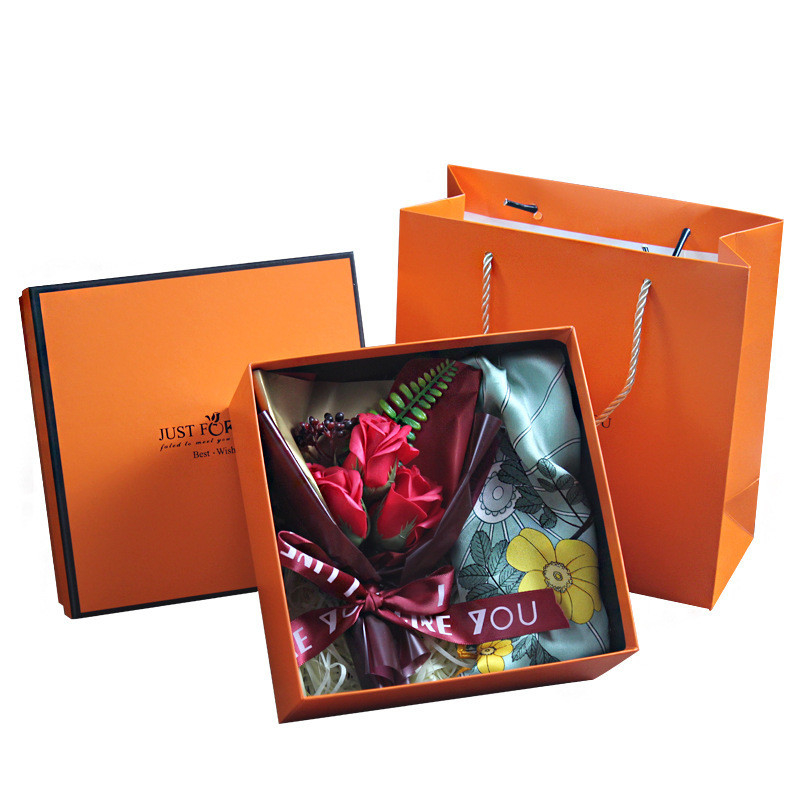 Collectieve zijde sjaal souvenir set ideaal geschenk voor Vrouwendag van reisbureau